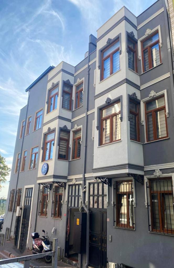 Hradission Otel Kaifa Istanbul Exteriör bild